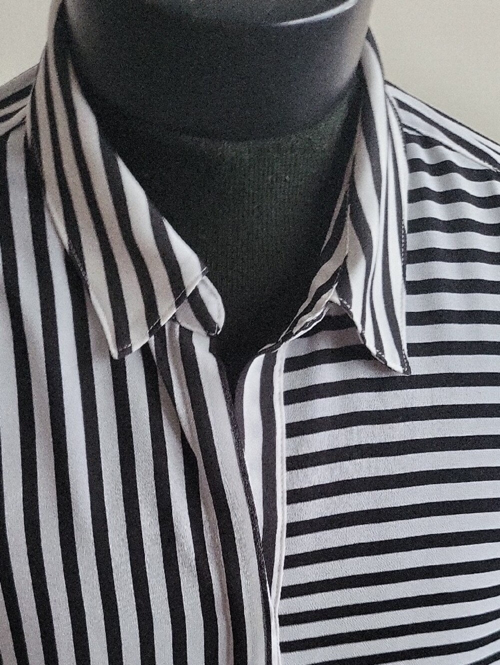 Chico's Black & White Striped Mixed-Pattern Button Front Shirt. Sz3 - Picture 6 of 9